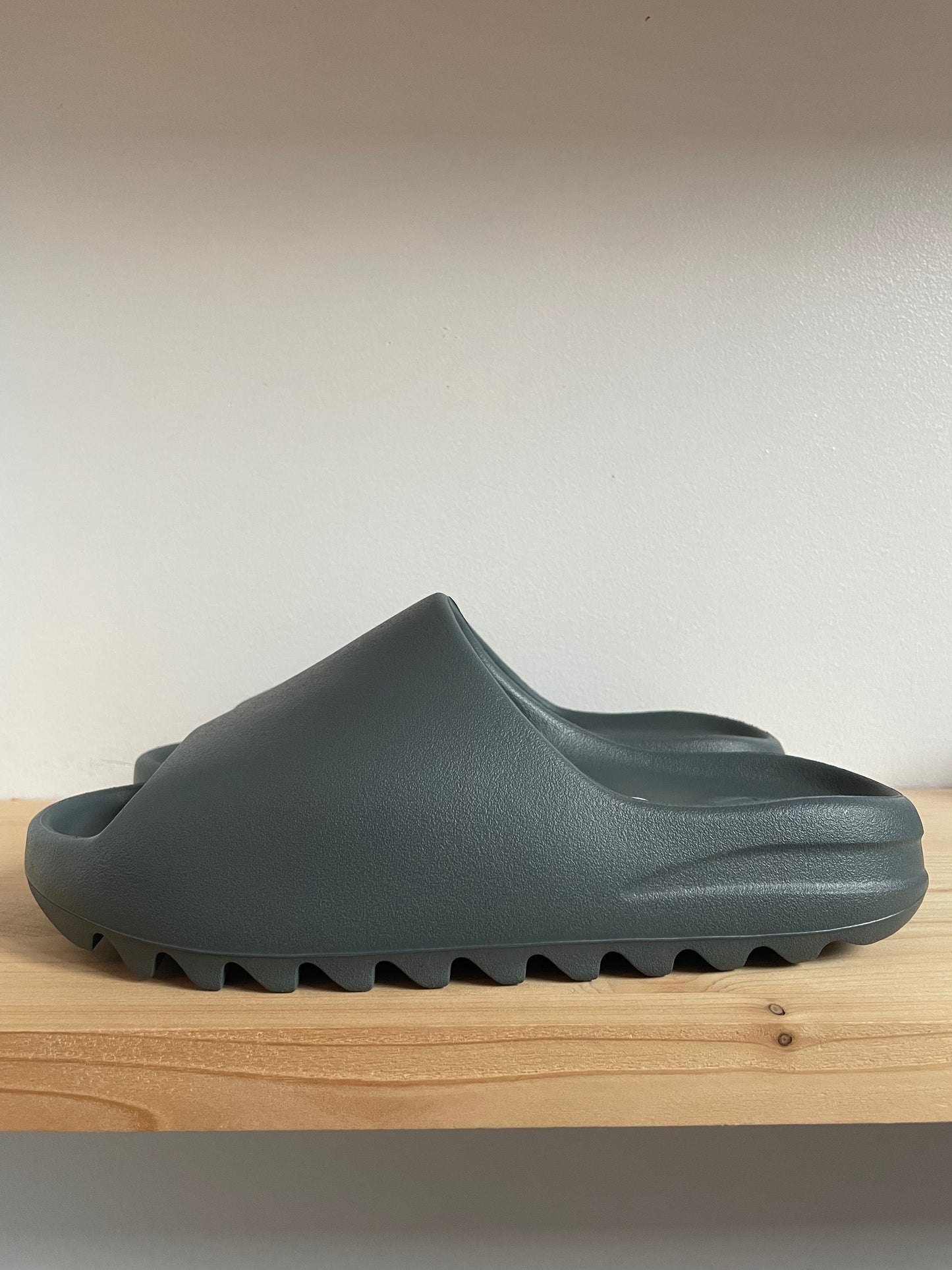 Yeezy Slide Slate Marine