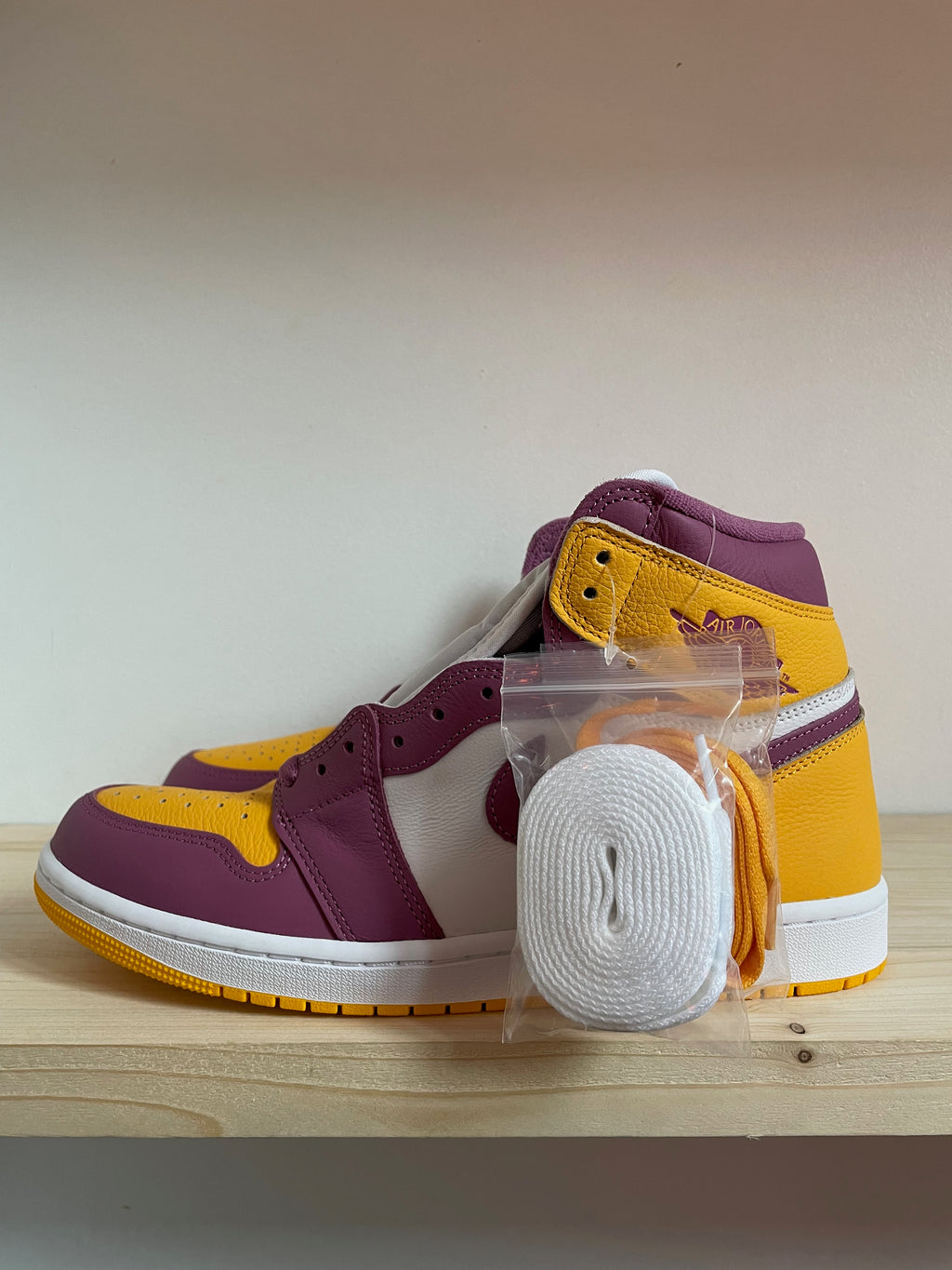 ANTWERP SNKR - Air Jordan 1 Retro High OG "Brotherhood"