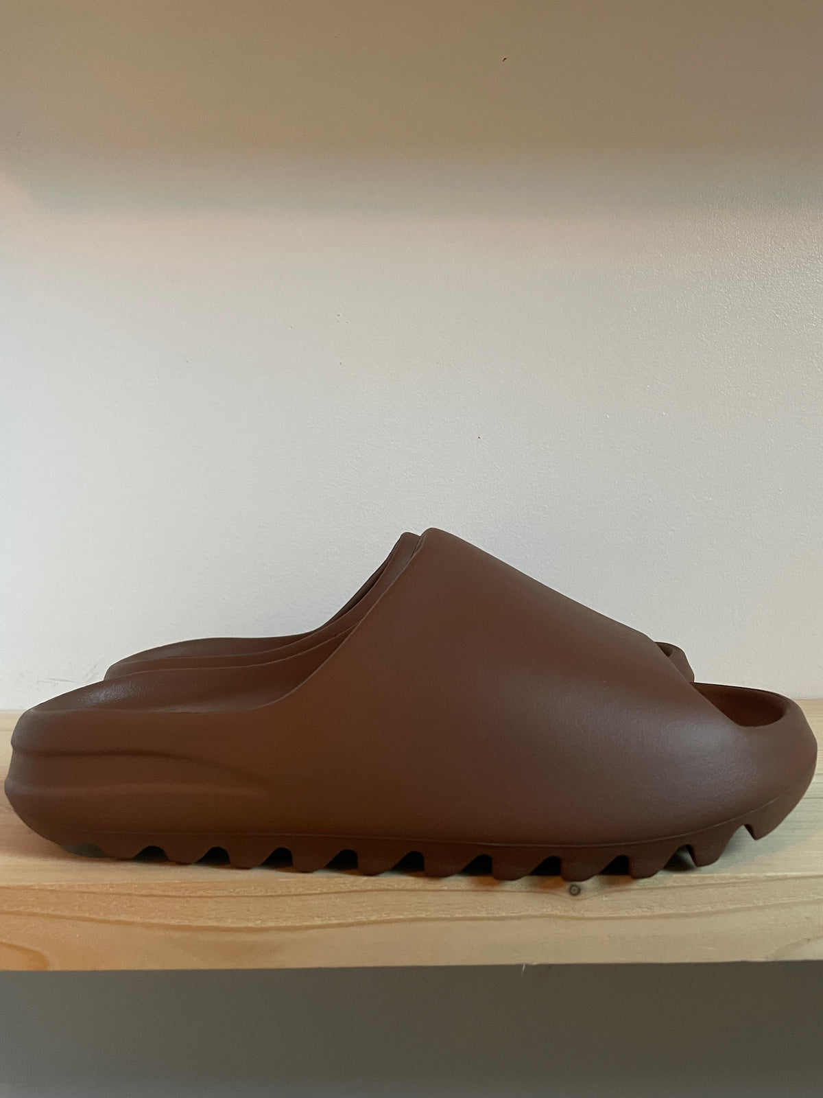 ANTWERP SNKR - Adidas Yeezy Slide Flax